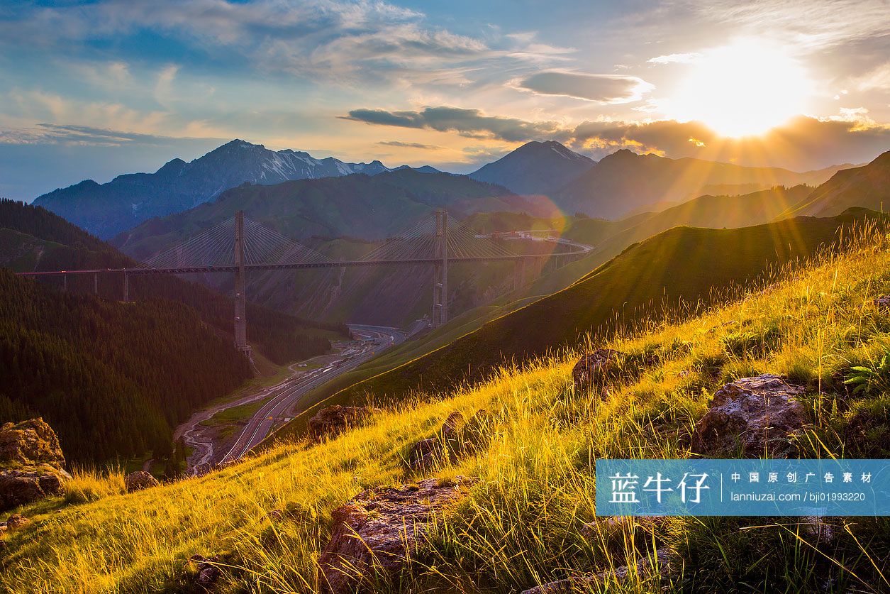 山顶日出美景