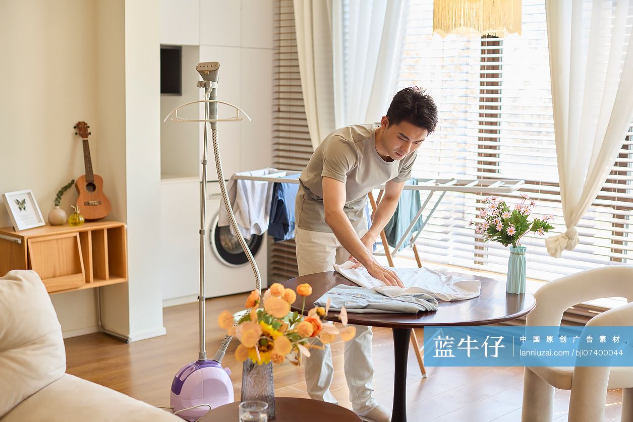 家庭主夫干家务